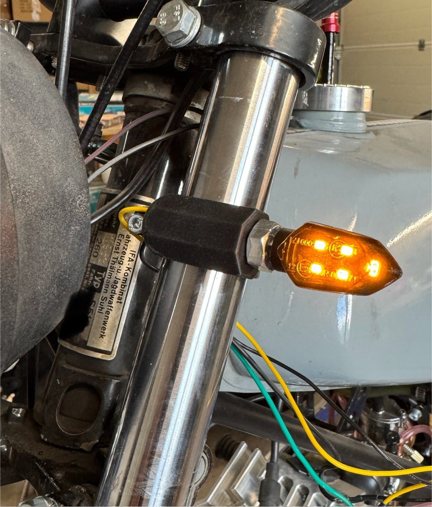 2er SET Blinkerhalter vorn LED Blinker M8 - Simson S50, S51, S70