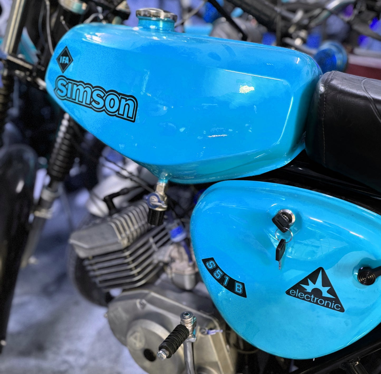 Transparente Simson S51B Aufkleber IFA electronic Tank Seitendeckel Hell Premium